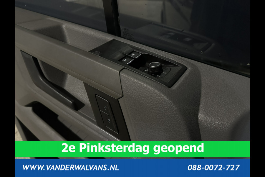 Volkswagen Crafter 2.0 TDI 141pk L3H2 L2H1 Euro6 Airco | 3000kg Trekhaak | Camera | Navigatie | Apple Carplay Android Auto, Cruisecontrol, Parkeersensoren, Dakdragers, Bijrijdersbank