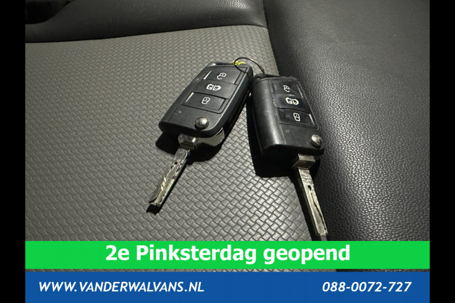 Volkswagen Crafter 2.0 TDI 141pk L3H2 L2H1 Euro6 Airco | 3000kg Trekhaak | Camera | Navigatie | Apple Carplay Android Auto, Cruisecontrol, Parkeersensoren, Dakdragers, Bijrijdersbank