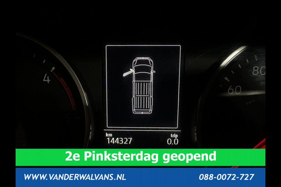 Volkswagen Crafter 2.0 TDI 141pk L3H2 L2H1 Euro6 Airco | 3000kg Trekhaak | Camera | Navigatie | Apple Carplay Android Auto, Cruisecontrol, Parkeersensoren, Dakdragers, Bijrijdersbank