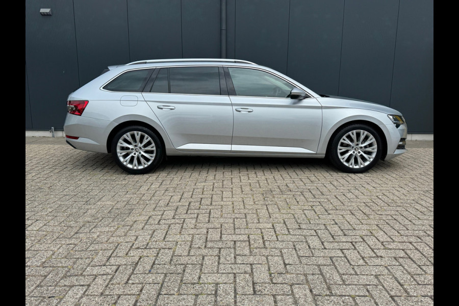 Škoda Superb Combi * Trekhaak * Digitale teller * Side&front assist *