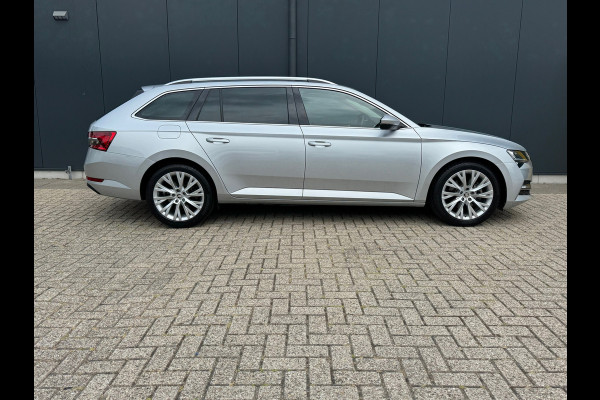 Škoda Superb Combi * Trekhaak * Digitale teller * Side&front assist *