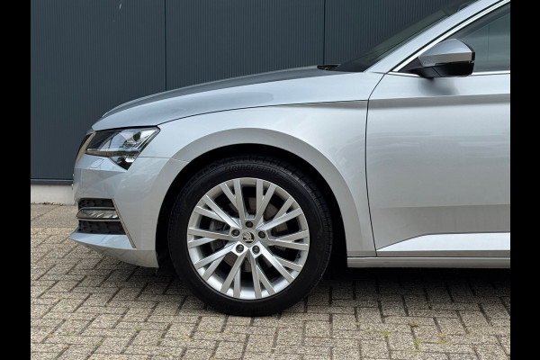Škoda Superb Combi * Trekhaak * Digitale teller * Side&front assist *