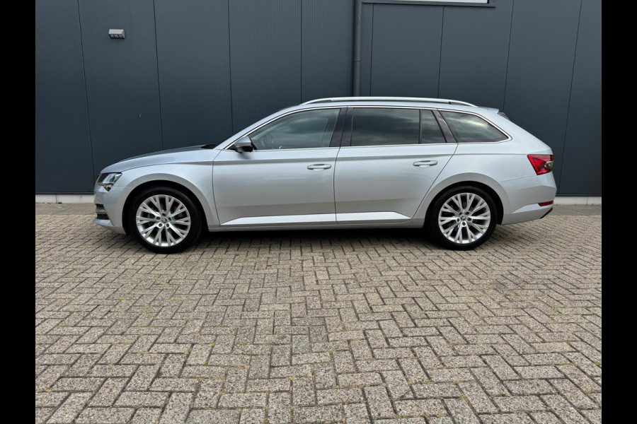 Škoda Superb Combi * Trekhaak * Digitale teller * Side&front assist *