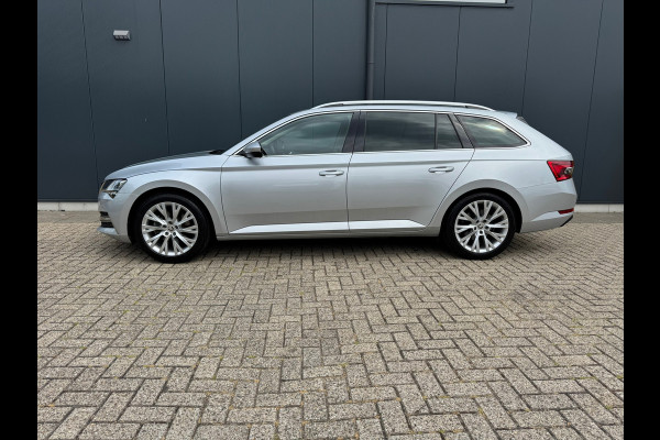 Škoda Superb Combi * Trekhaak * Digitale teller * Side&front assist *