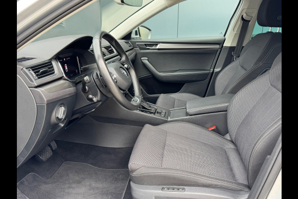 Škoda Superb Combi * Trekhaak * Digitale teller * Side&front assist *