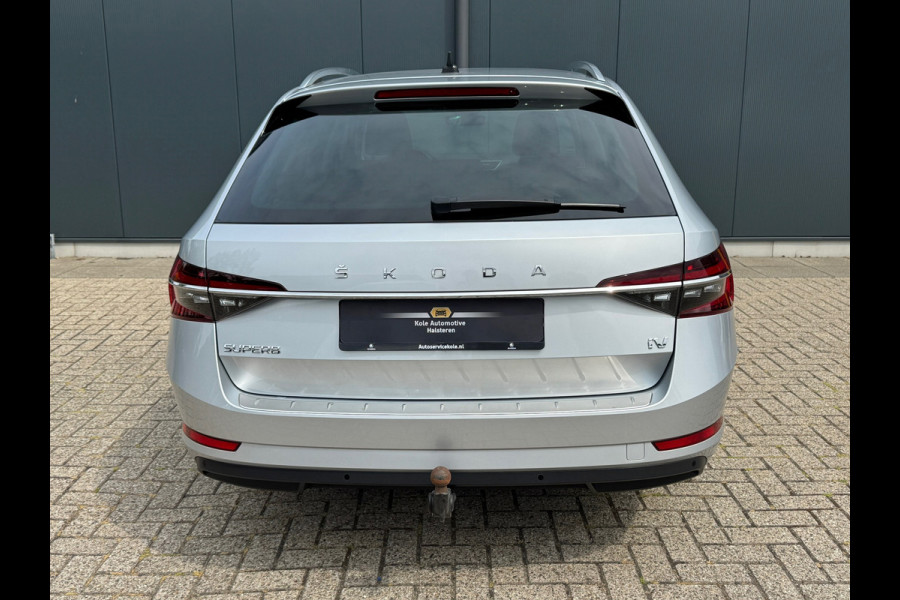 Škoda Superb Combi * Trekhaak * Digitale teller * Side&front assist *