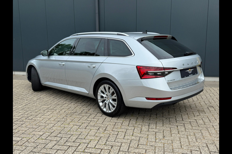 Škoda Superb Combi * Trekhaak * Digitale teller * Side&front assist *
