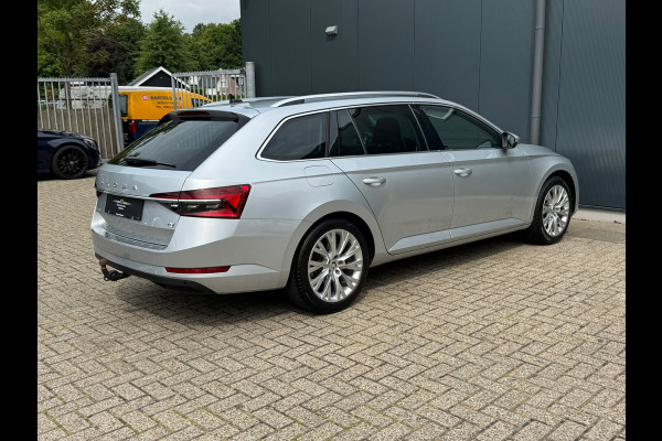 Škoda Superb Combi * Trekhaak * Digitale teller * Side&front assist *