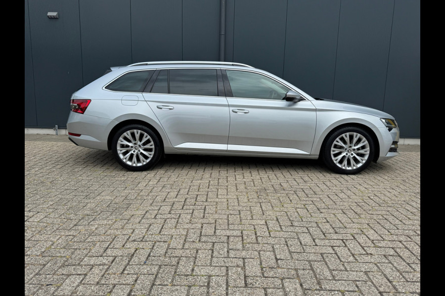 Škoda Superb Combi * Trekhaak * Digitale teller * Side&front assist *