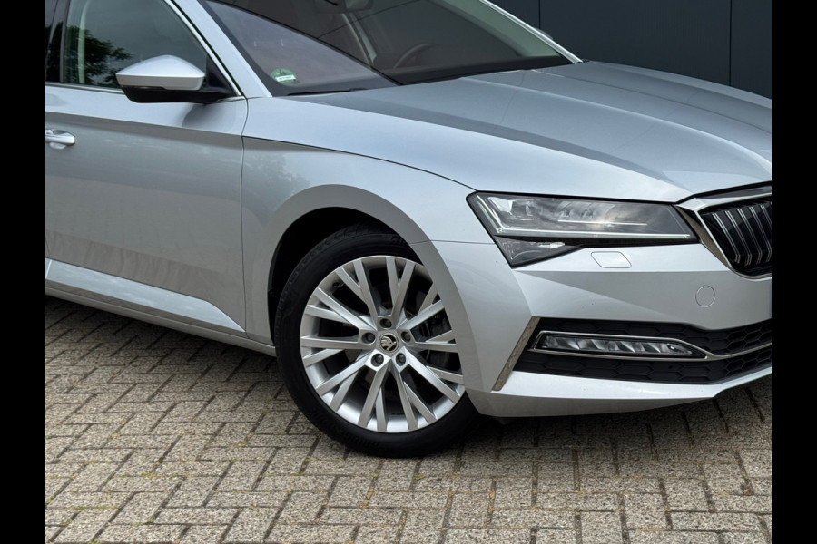 Škoda Superb Combi * Trekhaak * Digitale teller * Side&front assist *