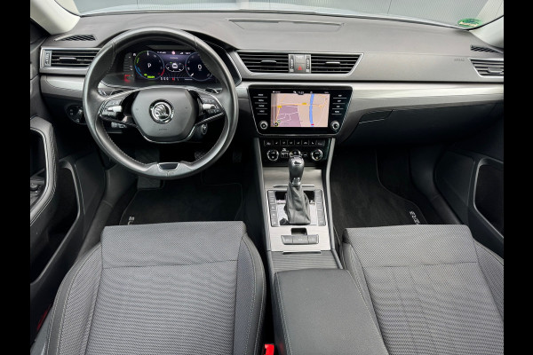 Škoda Superb Combi * Trekhaak * Digitale teller * Side&front assist *