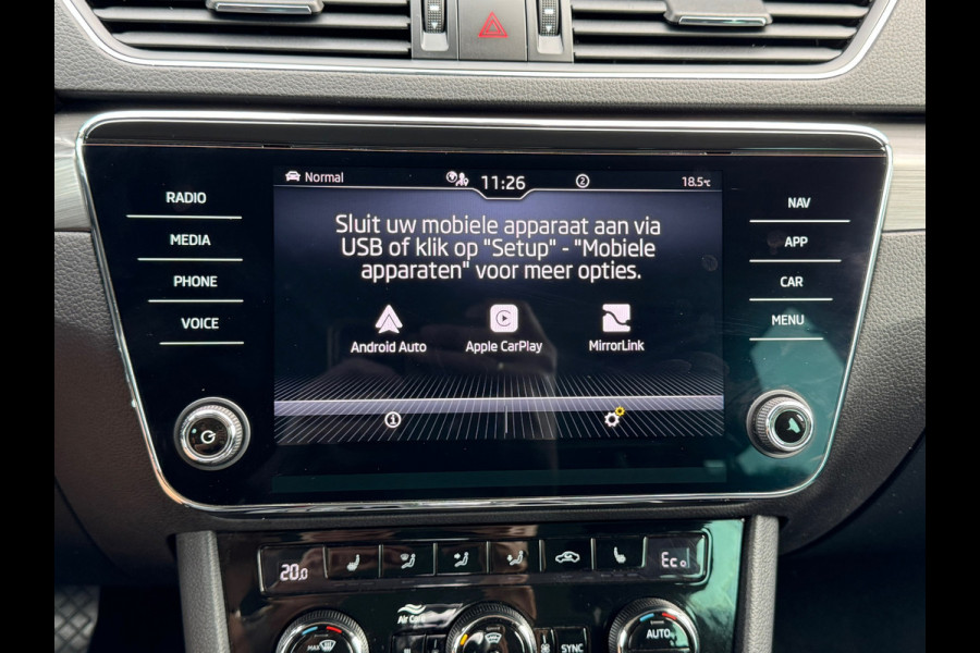 Škoda Superb Combi * Trekhaak * Digitale teller * Side&front assist *