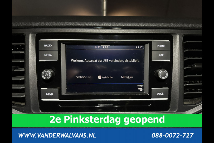 Volkswagen Crafter 2.0 TDI 141pk L3H2 L2H1 Euro6 Airco | Camera | Apple Carplay | Android Auto | 3000kg Trekhaak Bijrijdersbank