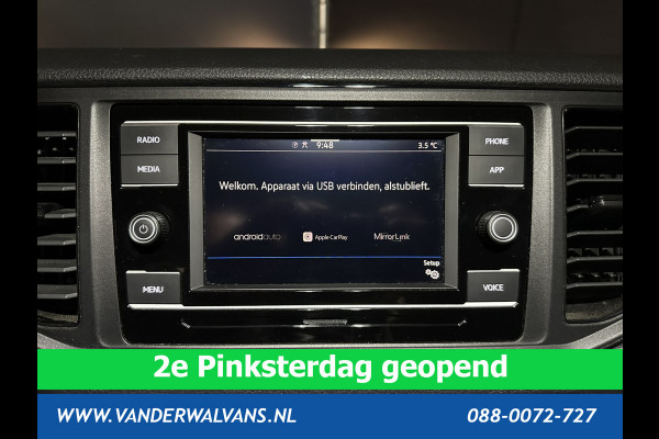 Volkswagen Crafter 2.0 TDI 141pk L3H2 L2H1 Euro6 Airco | Camera | Apple Carplay | Android Auto | 3000kg Trekhaak Bijrijdersbank