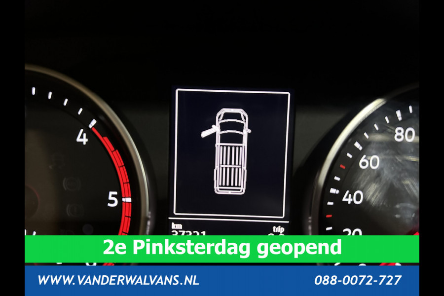 Volkswagen Crafter 2.0 TDI 141pk L3H2 L2H1 Euro6 Airco | Camera | Apple Carplay | Android Auto | 3000kg Trekhaak Bijrijdersbank