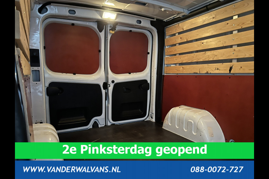 Renault Trafic 2.0 dCi 131pk L2H1 Euro6 Airco | LED | Cruisecontrol | 2500kg Trekhaak Bijrijdersbank