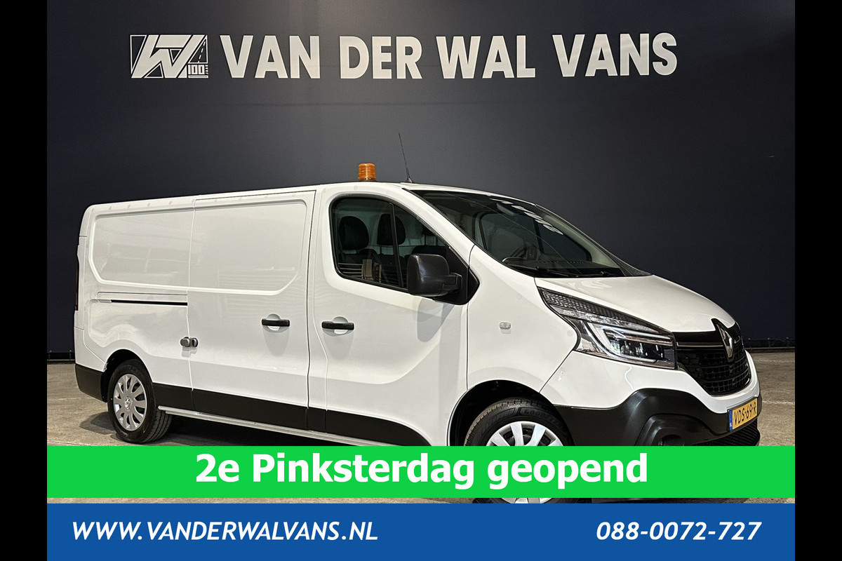 Renault Trafic 2.0 dCi 120pk L2H1 inrichting Euro6 Airco | Navigatie | LED | Camera | Cruisecontrol | Trekhaak Parkeersensoren, Bijrijdersbank