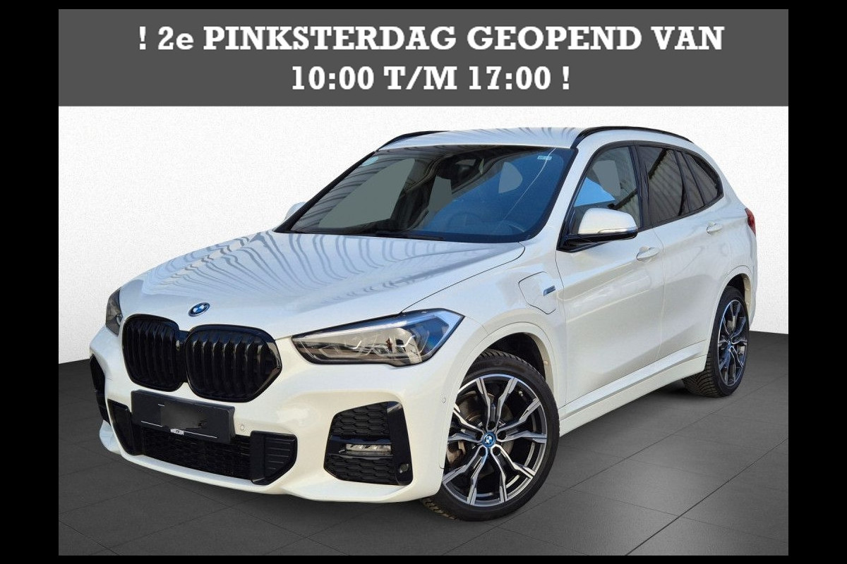 BMW X1 xDrive25e M-SPORT ** LED, NAVI+, LEDER, DRIVING ASS. +, 19-inch LMV, PRIVACY GLAS ** 1e EIG - UNFALLFREI ** ! 2DE PINKSTERDAG GEOPEND VAN 10:00 UUR T/M 17:00 UUR BMW X1 xDrive25e M-SPORT ** LED, NAVI+, LEDER, DRIVING ASS. +, 19-inch LMV, PRIVACY GLAS ** 1e EIG - UNFALLFREI ** ! 2DE PINKSTERDAG GEOPEND VAN 10:00 UUR T/M 17:00 UUR