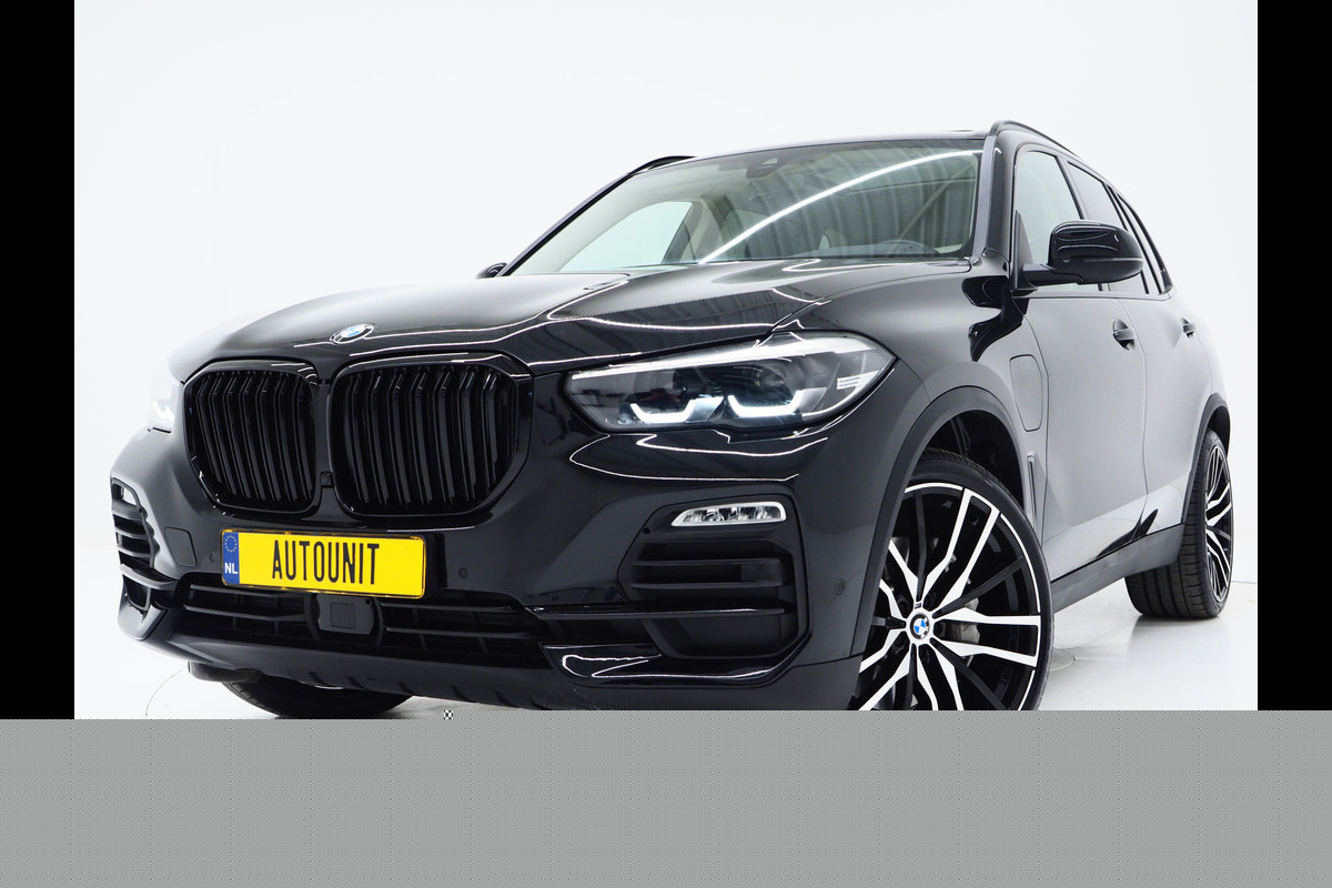 BMW X5 xDrive45e Full Black | Panoramadak | Luchtvering | Head Up | Adaptive Cruise | Camera BMW X5 xDrive45e Full Black | Panoramadak | Luchtvering | Head Up | Adaptive Cruise | Camera