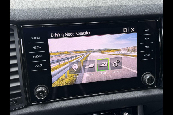 Škoda Kodiaq 1.5 TSI Sportline Automaat | Volleer | Panoramadak | Trekhaak uitklapbaar | Stoelverwarming | ACC | Dode hoek detectie | LED ver