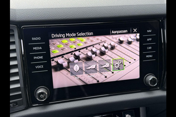 Škoda Kodiaq 1.5 TSI Sportline Automaat | Volleer | Panoramadak | Trekhaak uitklapbaar | Stoelverwarming | ACC | Dode hoek detectie | LED ver