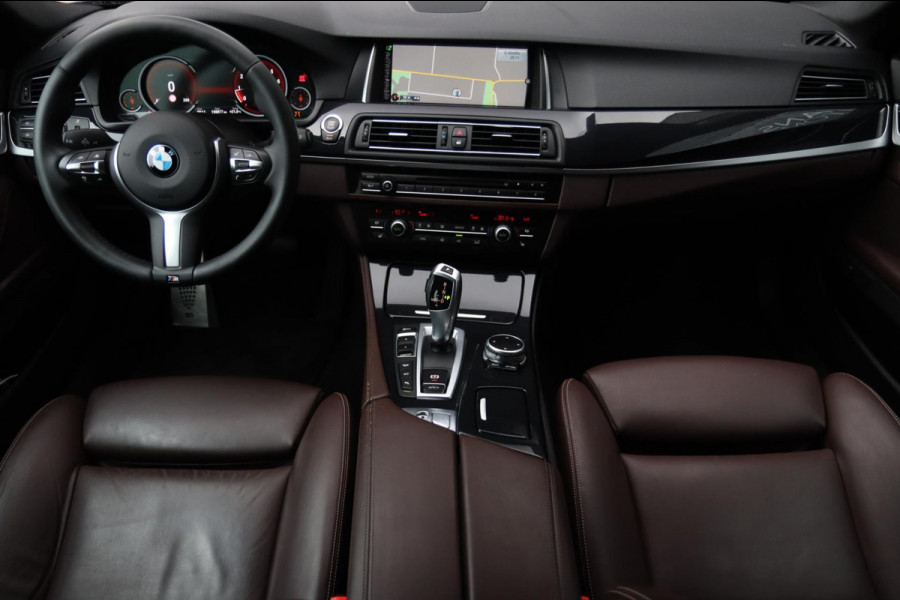 BMW 5 Serie Touring 528xi xDrive M Sport / HUD / 2x MEMORY / 360 / H&K / KEYLESS / NAP