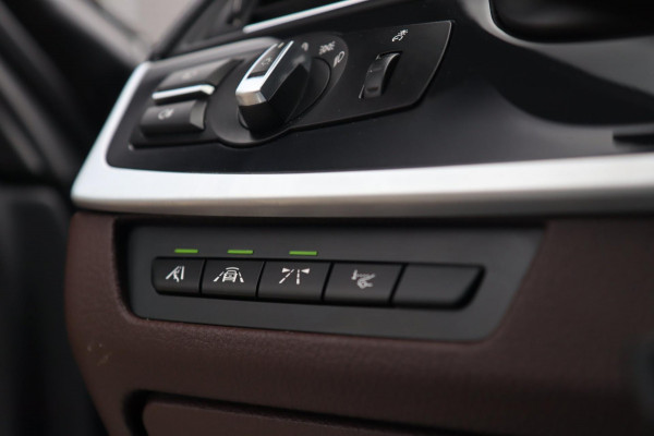 BMW 5 Serie Touring 528xi xDrive M Sport / HUD / 2x MEMORY / 360 / H&K / KEYLESS / NAP