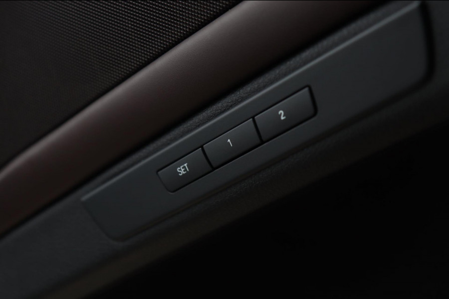 BMW 5 Serie Touring 528xi xDrive M Sport / HUD / 2x MEMORY / 360 / H&K / KEYLESS / NAP