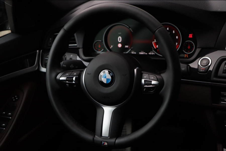 BMW 5 Serie Touring 528xi xDrive M Sport / HUD / 2x MEMORY / 360 / H&K / KEYLESS / NAP