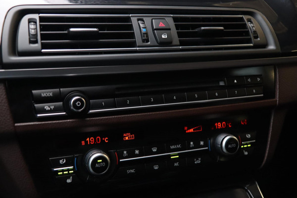 BMW 5 Serie Touring 528xi xDrive M Sport / HUD / 2x MEMORY / 360 / H&K / KEYLESS / NAP