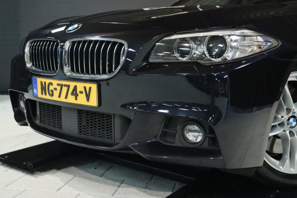 BMW 5 Serie Touring 528xi xDrive M Sport / HUD / 2x MEMORY / 360 / H&K / KEYLESS / NAP