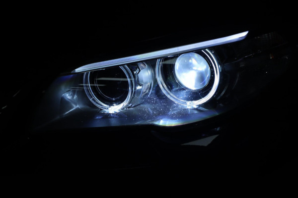 BMW 5 Serie Touring 528xi xDrive M Sport / HUD / 2x MEMORY / 360 / H&K / KEYLESS / NAP