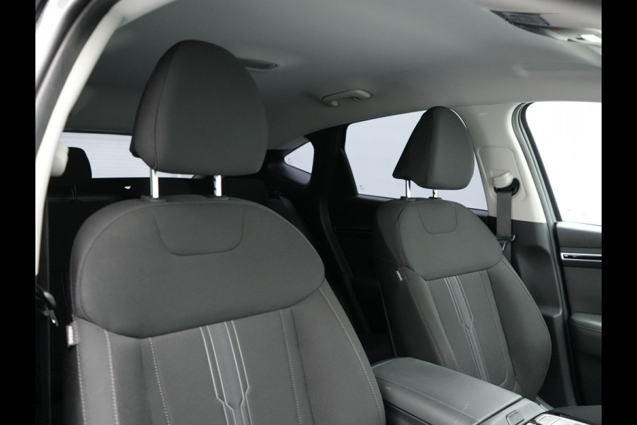 Hyundai Tucson 1.6 T-GDI Comfort 4WD 265pk Plug In Hybrid Dealer O.H. PHEV | Sportstoelen Verwarmd | Navigatie | Camera | Apple Carplay | DAB | L.M. 19" | Climate Control | Virtual |