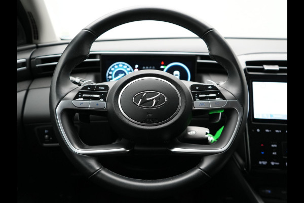Hyundai Tucson 1.6 T-GDI Comfort 4WD 265pk Plug In Hybrid Dealer O.H. PHEV | Sportstoelen Verwarmd | Navigatie | Camera | Apple Carplay | DAB | L.M. 19" | Climate Control | Virtual |