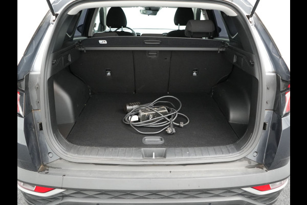 Hyundai Tucson 1.6 T-GDI Comfort 4WD 265pk Plug In Hybrid Dealer O.H. PHEV | Sportstoelen Verwarmd | Navigatie | Camera | Apple Carplay | DAB | L.M. 19" | Climate Control | Virtual |