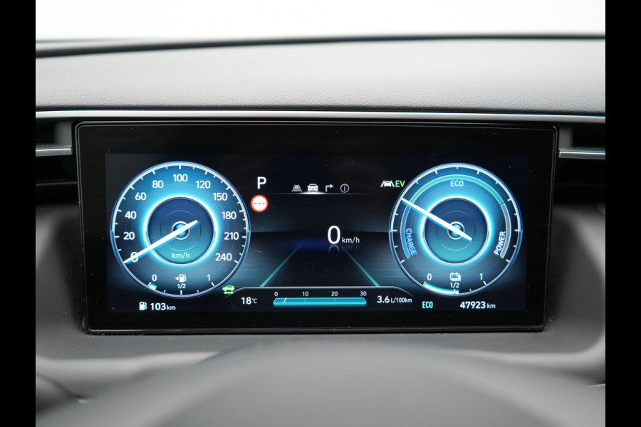 Hyundai Tucson 1.6 T-GDI Comfort 4WD 265pk Plug In Hybrid Dealer O.H. PHEV | Sportstoelen Verwarmd | Navigatie | Camera | Apple Carplay | DAB | L.M. 19" | Climate Control | Virtual |