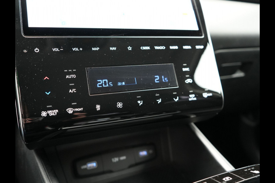 Hyundai Tucson 1.6 T-GDI Comfort 4WD 265pk Plug In Hybrid Dealer O.H. PHEV | Sportstoelen Verwarmd | Navigatie | Camera | Apple Carplay | DAB | L.M. 19" | Climate Control | Virtual |