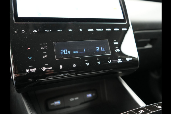 Hyundai Tucson 1.6 T-GDI Comfort 4WD 265pk Plug In Hybrid Dealer O.H. PHEV | Sportstoelen Verwarmd | Navigatie | Camera | Apple Carplay | DAB | L.M. 19" | Climate Control | Virtual |