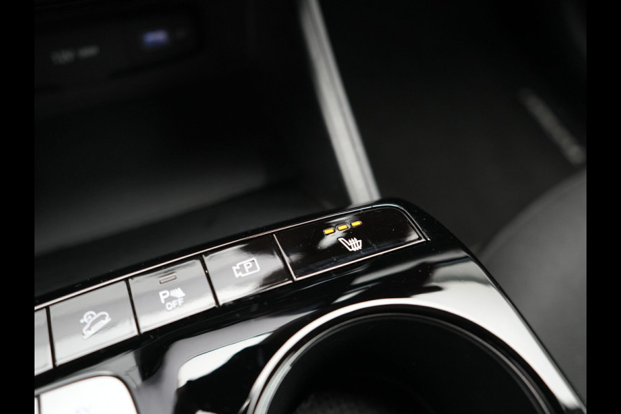Hyundai Tucson 1.6 T-GDI Comfort 4WD 265pk Plug In Hybrid Dealer O.H. PHEV | Sportstoelen Verwarmd | Navigatie | Camera | Apple Carplay | DAB | L.M. 19" | Climate Control | Virtual |