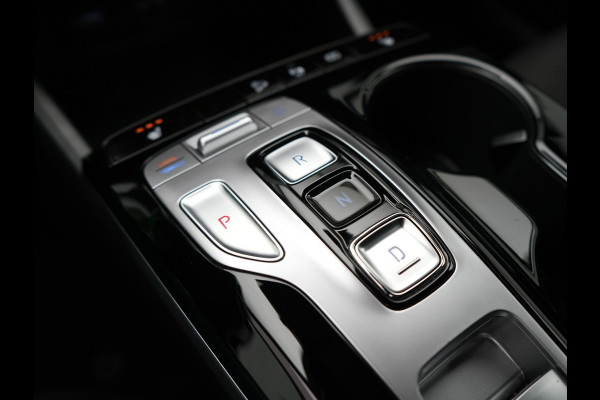 Hyundai Tucson 1.6 T-GDI Comfort 4WD 265pk Plug In Hybrid Dealer O.H. PHEV | Sportstoelen Verwarmd | Navigatie | Camera | Apple Carplay | DAB | L.M. 19" | Climate Control | Virtual |