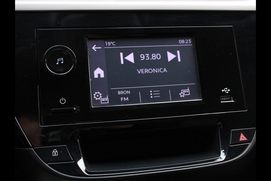 Opel Corsa 1.2 Airco Cruise control Lane assist Radio