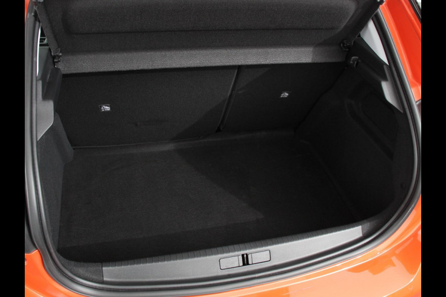 Opel Corsa 1.2 Airco Cruise control Lane assist Radio
