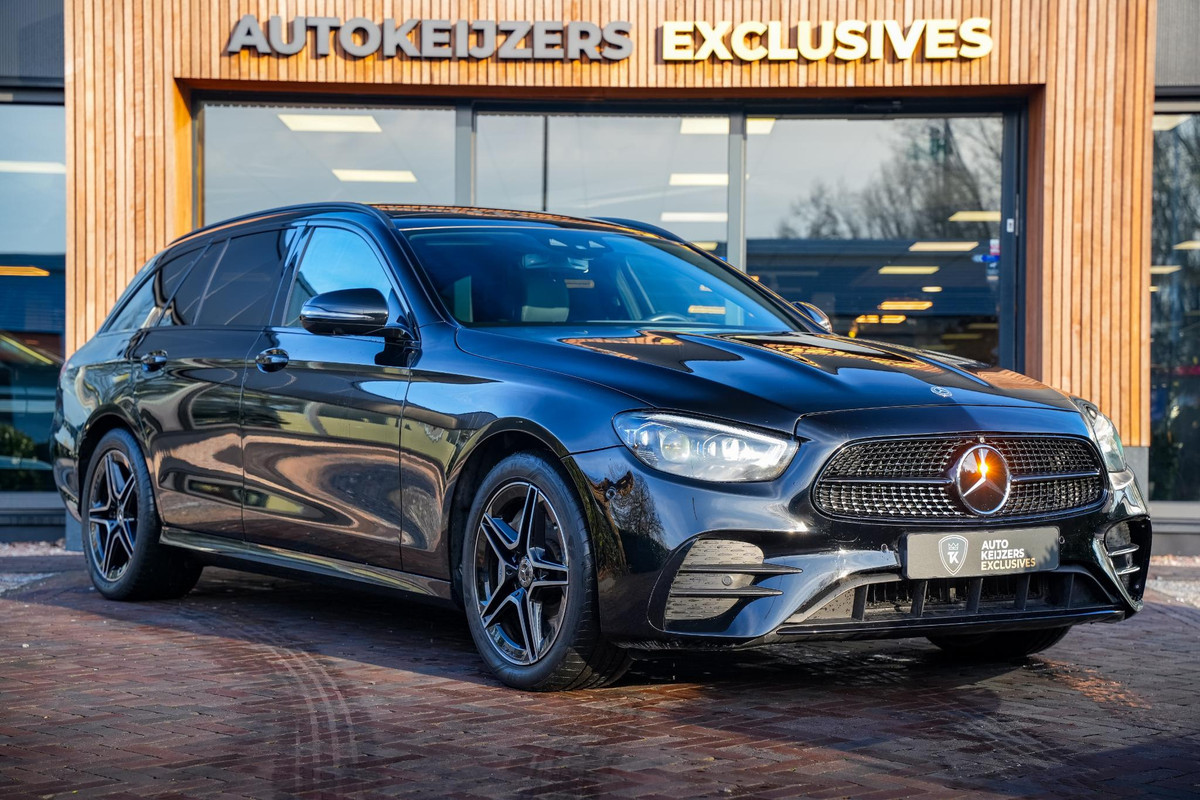 Mercedes-Benz E-Klasse 300 de 4MATIC AMG Line Panoramadak Adaptief Cruise Burmester Ambient Widescreen Memory AMG Mercedes-Benz E-Klasse 300 de 4MATIC AMG Line Panoramadak Adaptief Cruise Burmester Ambient Widescreen Memory AMG