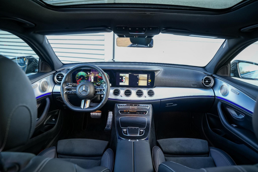 Mercedes-Benz E-Klasse 300 de 4MATIC AMG Line Panoramadak Adaptief Cruise Burmester Ambient Widescreen Memory AMG