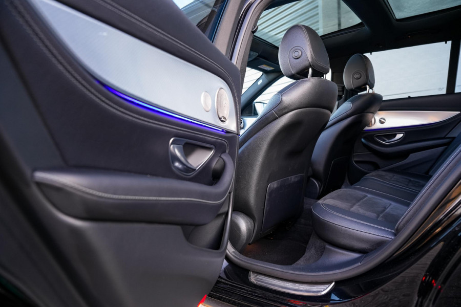 Mercedes-Benz E-Klasse 300 de 4MATIC AMG Line Panoramadak Adaptief Cruise Burmester Ambient Widescreen Memory AMG