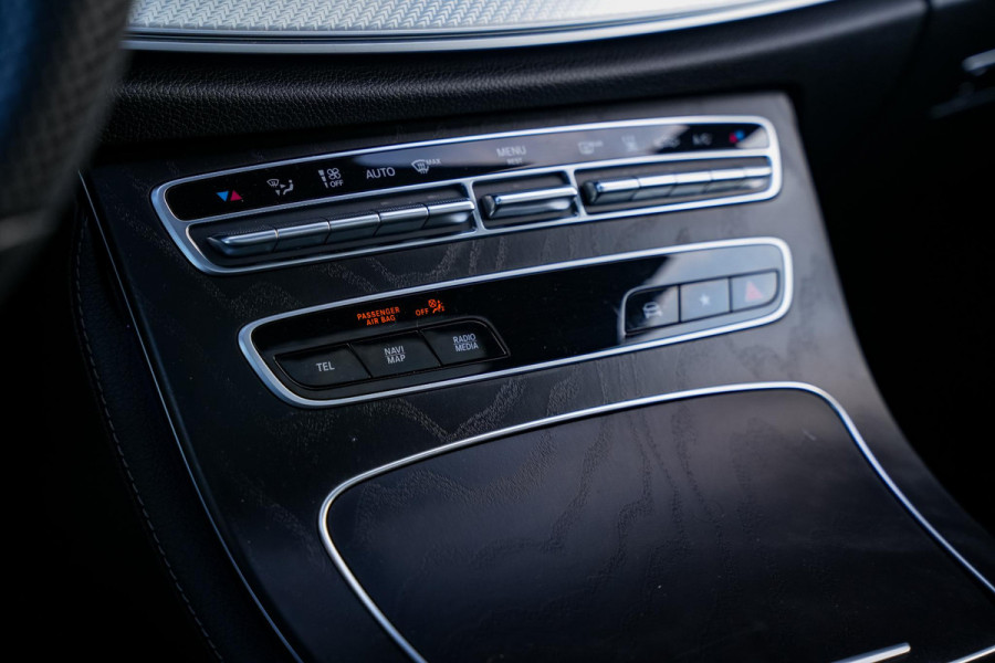 Mercedes-Benz E-Klasse 300 de 4MATIC AMG Line Panoramadak Adaptief Cruise Burmester Ambient Widescreen Memory AMG