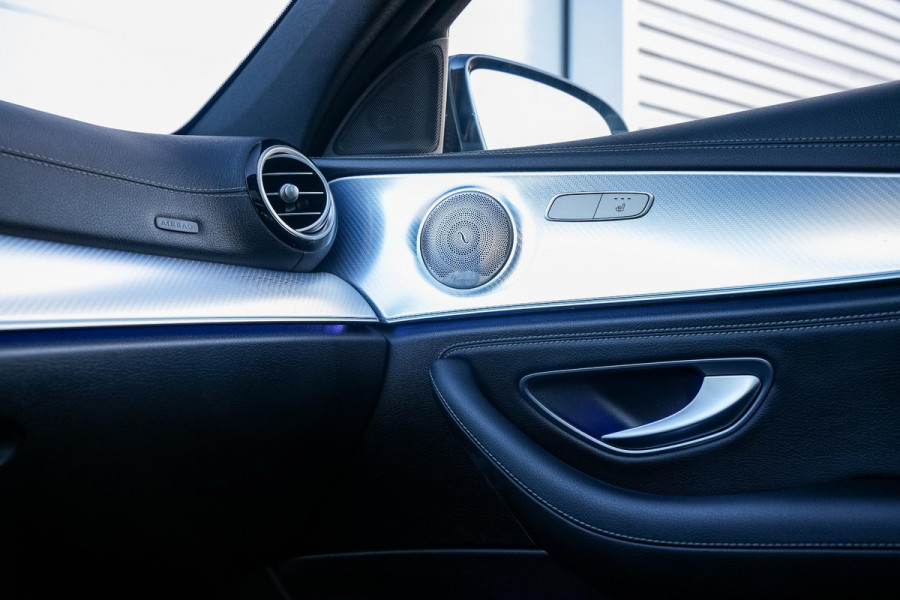 Mercedes-Benz E-Klasse 300 de 4MATIC AMG Line Panoramadak Adaptief Cruise Burmester Ambient Widescreen Memory AMG