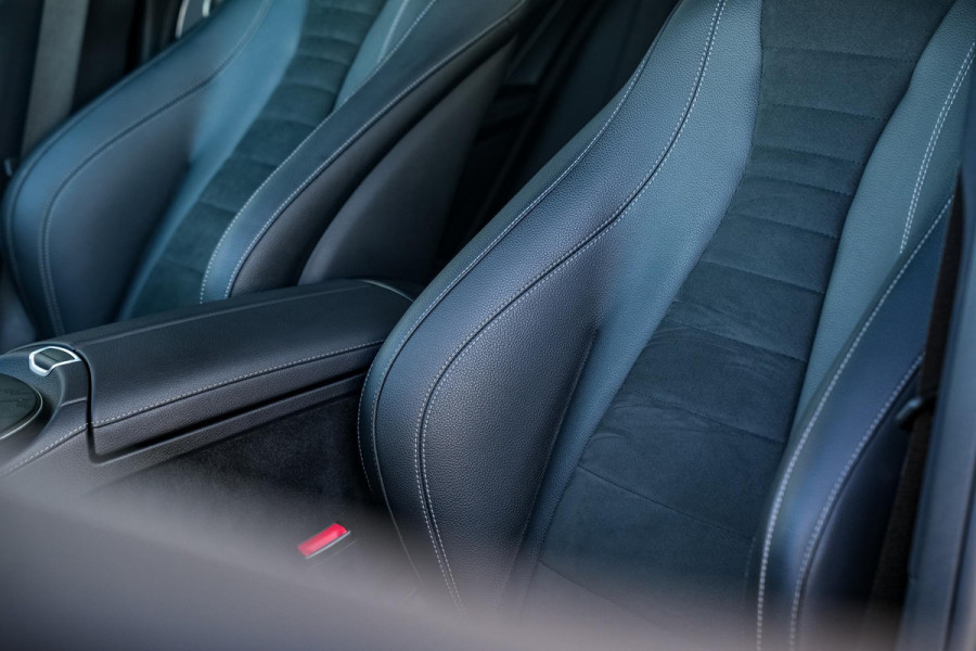 Mercedes-Benz E-Klasse 300 de 4MATIC AMG Line Panoramadak Adaptief Cruise Burmester Ambient Widescreen Memory AMG