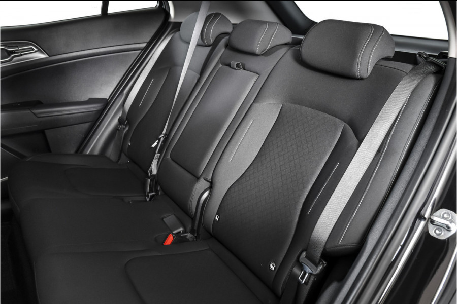 Kia Sportage 1.6 T-GDi MHEV 160 PK DynamicLine - Automaat | Dig. Cockpit | Adapt. Cruise | Stuur-+Stuurverw. | PDC | Camera | NAV + App. Connect | ECC | LM 17" | 1602