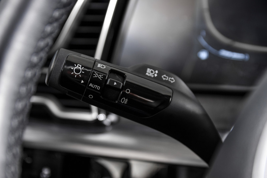 Kia Sportage 1.6 T-GDi MHEV 160 PK DynamicLine - Automaat | Dig. Cockpit | Adapt. Cruise | Stuur-+Stuurverw. | PDC | Camera | NAV + App. Connect | ECC | LM 17" | 1602
